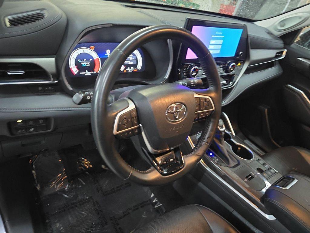 used 2023 Toyota Highlander car, priced at $38,480