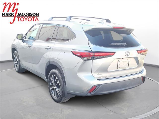 used 2021 Toyota Highlander car, priced at $29,600