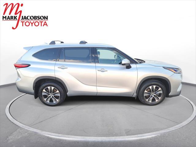 used 2021 Toyota Highlander car, priced at $29,600