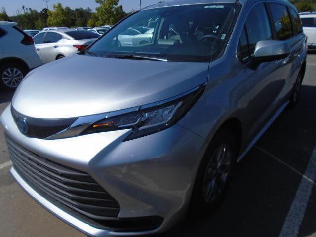 used 2023 Toyota Sienna car, priced at $40,800