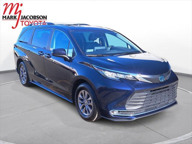 used 2023 Toyota Sienna car, priced at $40,800