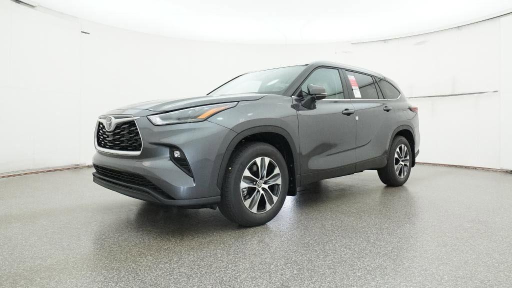 new 2025 Toyota Highlander car, priced at $44,049