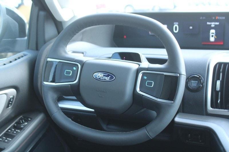 new 2025 Ford Expedition car, priced at $69,673