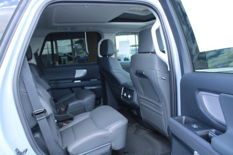 new 2025 Ford Expedition car, priced at $69,673