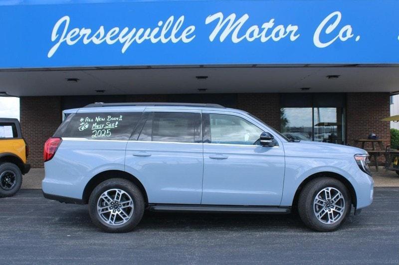 new 2025 Ford Expedition car, priced at $69,673