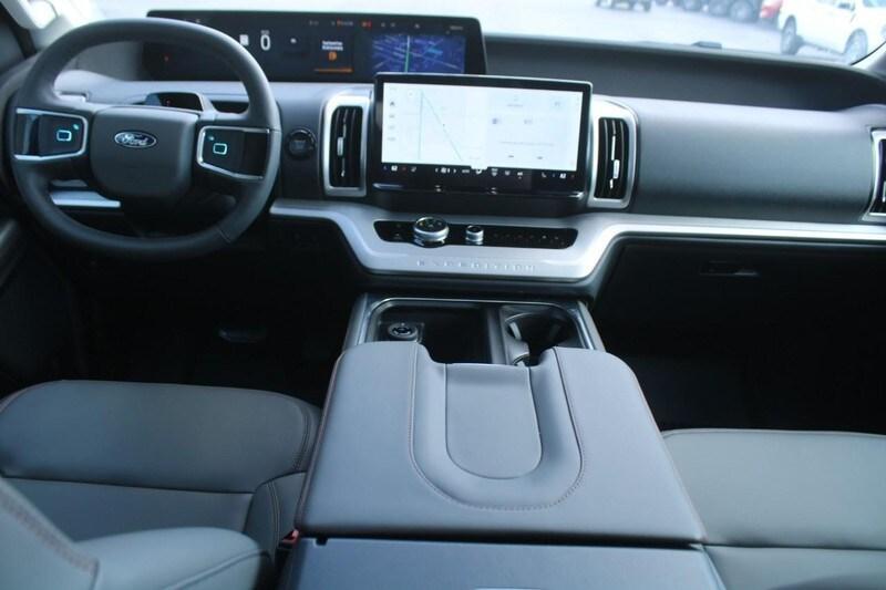 new 2025 Ford Expedition car, priced at $75,705