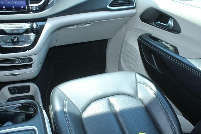 used 2023 Chrysler Pacifica car, priced at $25,995