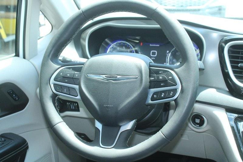 used 2023 Chrysler Pacifica car, priced at $25,995