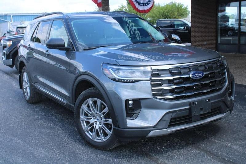 used 2025 Ford Explorer car
