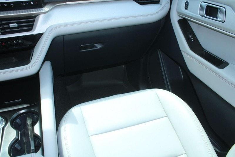used 2025 Ford Explorer car