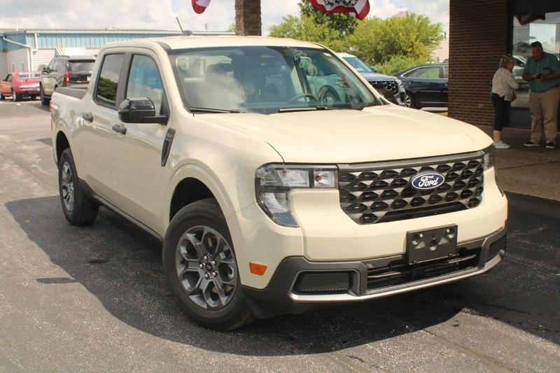 new 2025 Ford Maverick car, priced at $35,725