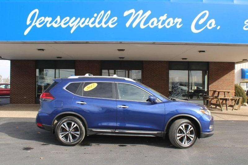 used 2017 Nissan Rogue car