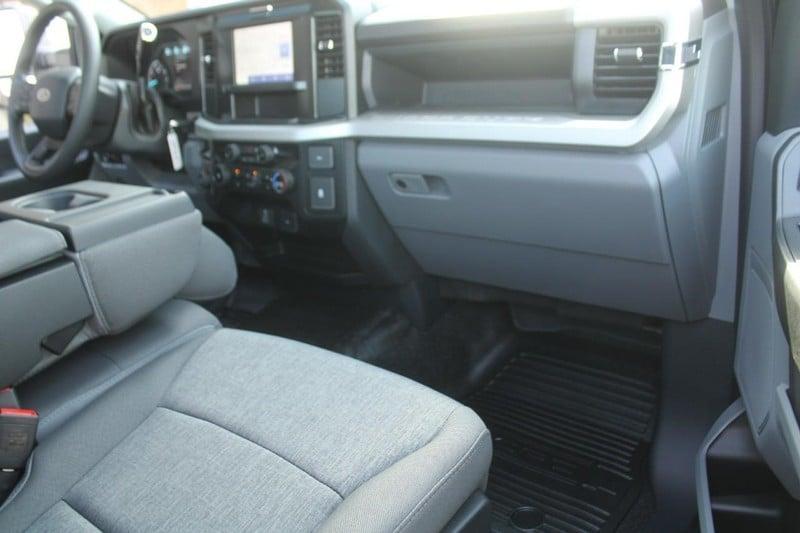 new 2025 Ford F-250 car, priced at $52,520