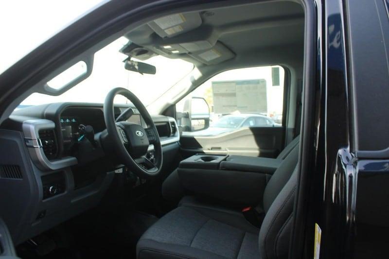new 2025 Ford F-250 car, priced at $52,520