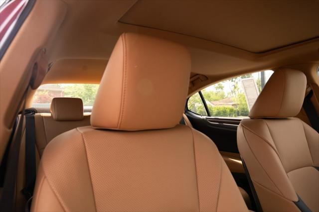 new 2025 Lexus ES 350 car, priced at $46,705