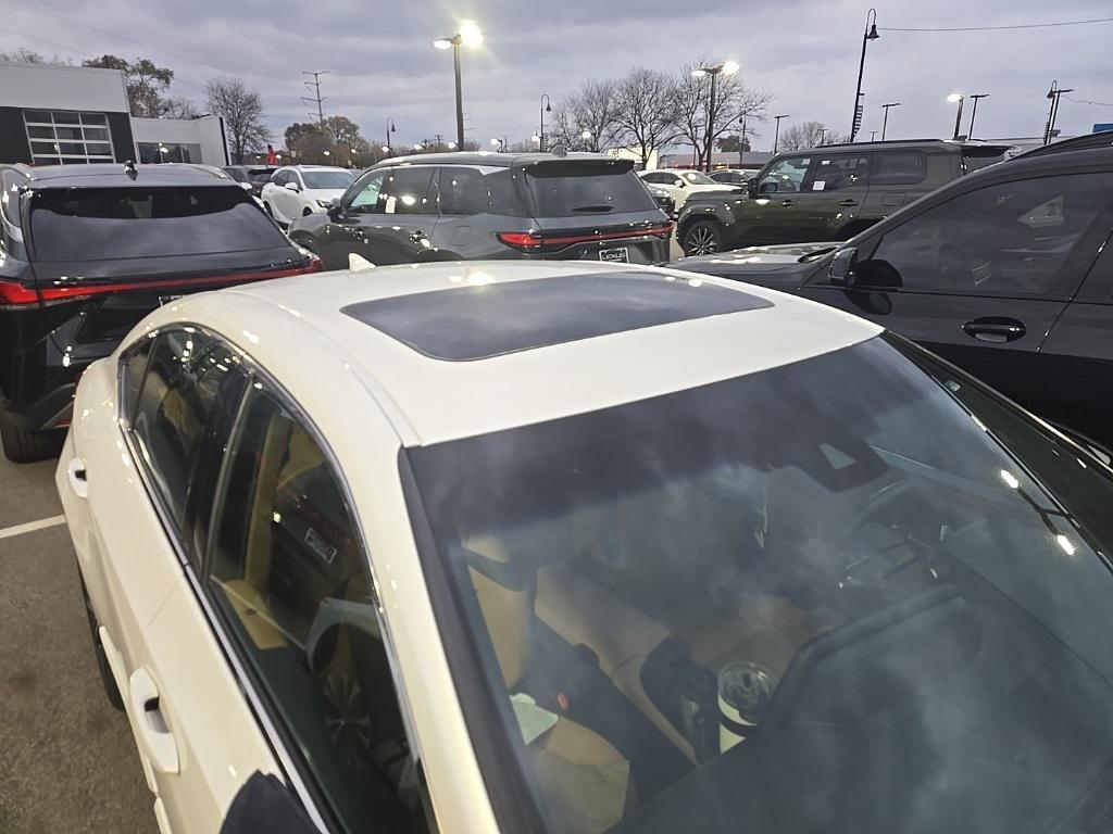 used 2023 Lexus ES 350 car, priced at $37,934