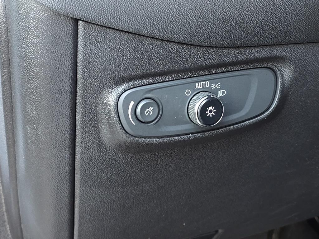 used 2022 Chevrolet Equinox car, priced at $17,768