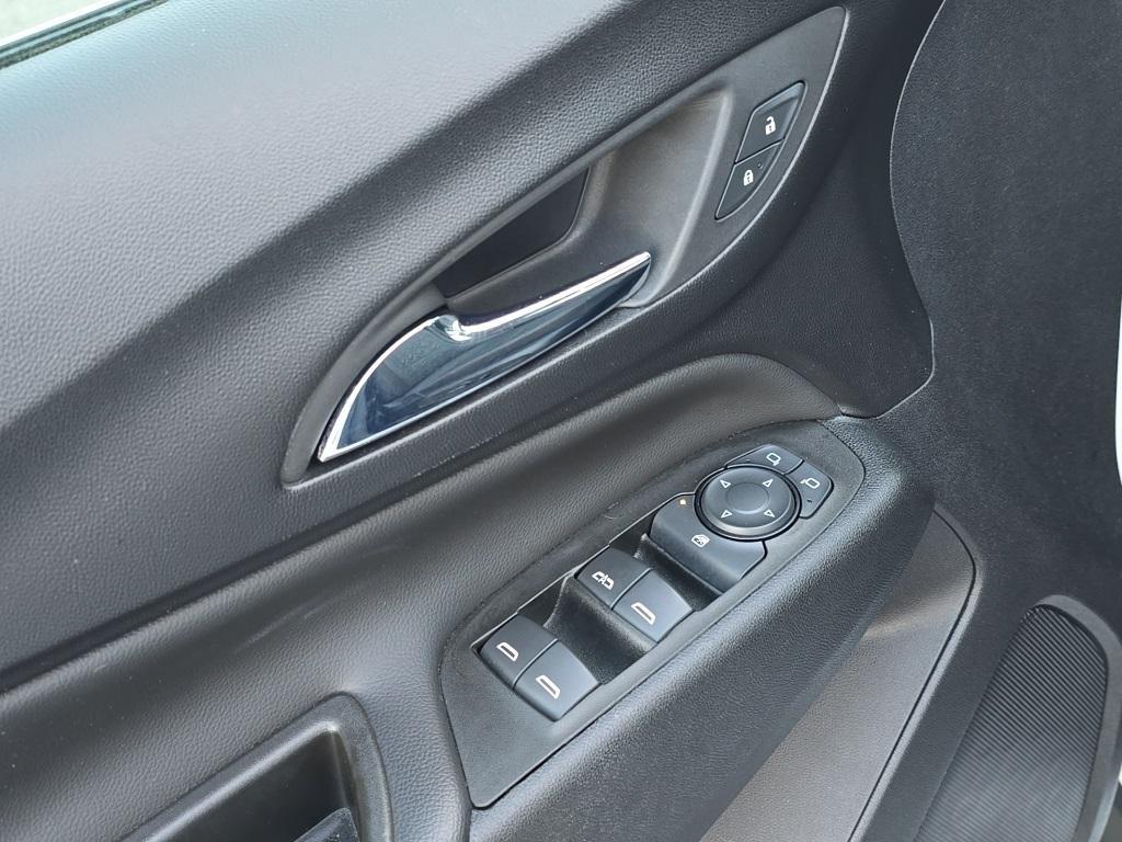 used 2022 Chevrolet Equinox car, priced at $17,768