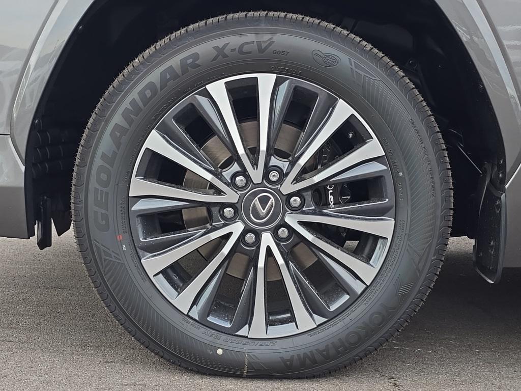 new 2025 Lexus LX 600 car, priced at $108,695