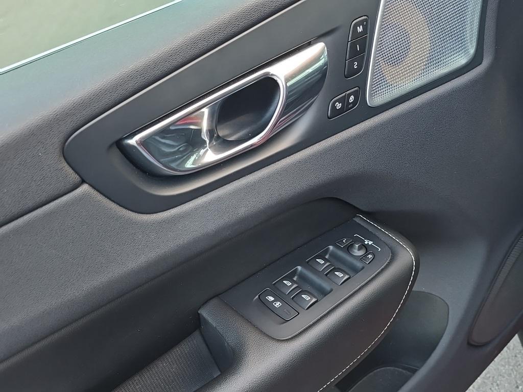 used 2019 Volvo XC60 Recharge Plug-In Hybrid car, priced at $33,900