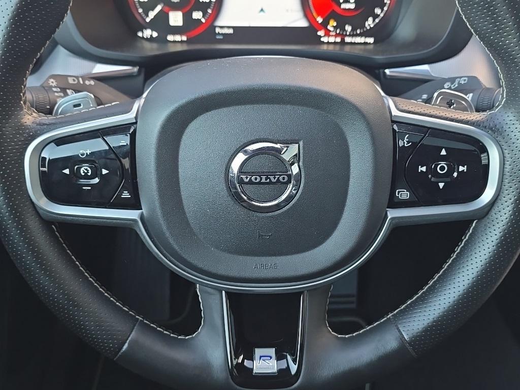 used 2019 Volvo XC60 Recharge Plug-In Hybrid car, priced at $33,900
