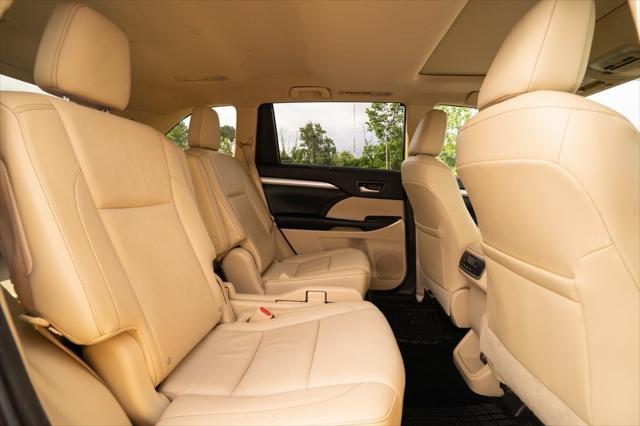 used 2015 Toyota Highlander car, priced at $17,200