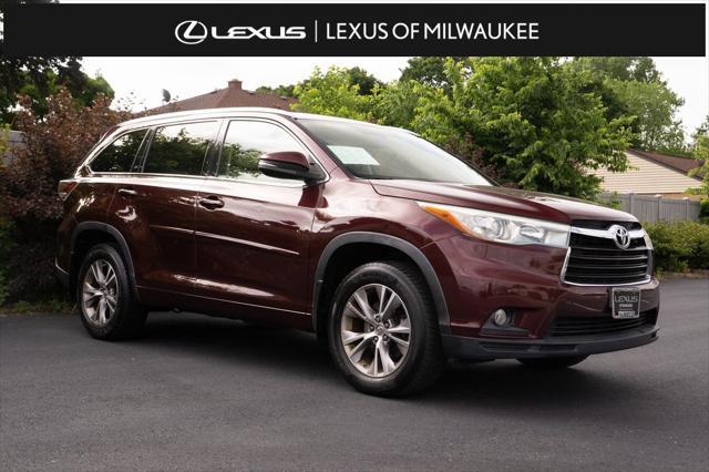 used 2015 Toyota Highlander car, priced at $17,400