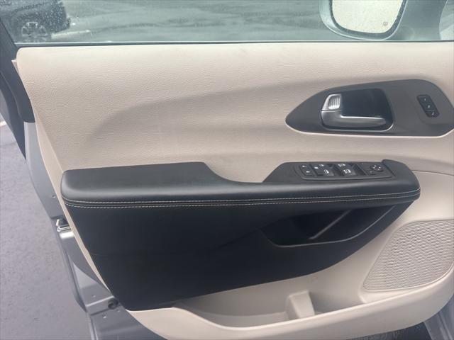 used 2021 Chrysler Pacifica car, priced at $23,800