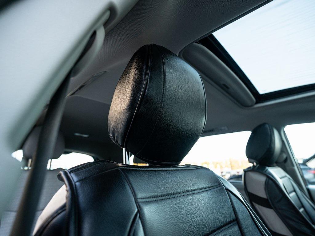 used 2021 Toyota Sienna car, priced at $33,694