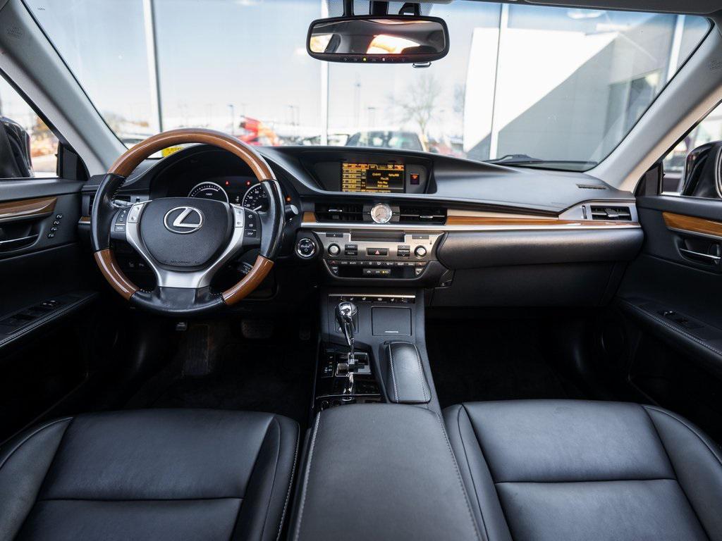 used 2013 Lexus ES 300h car, priced at $9,433