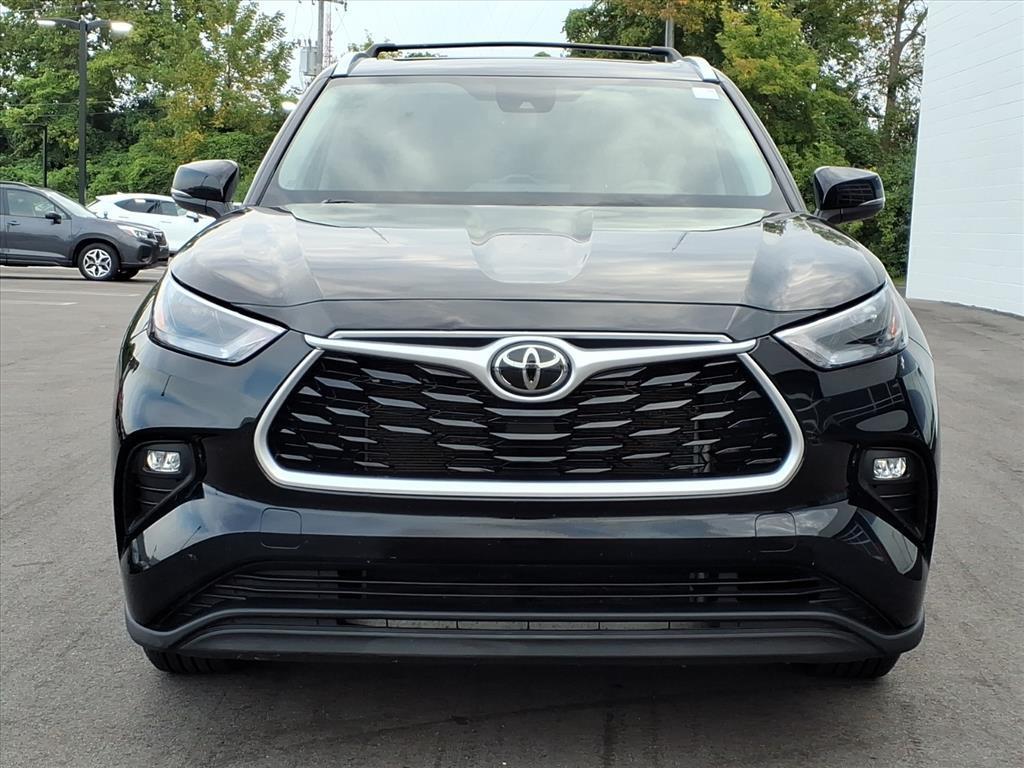 used 2022 Toyota Highlander car, priced at $29,200