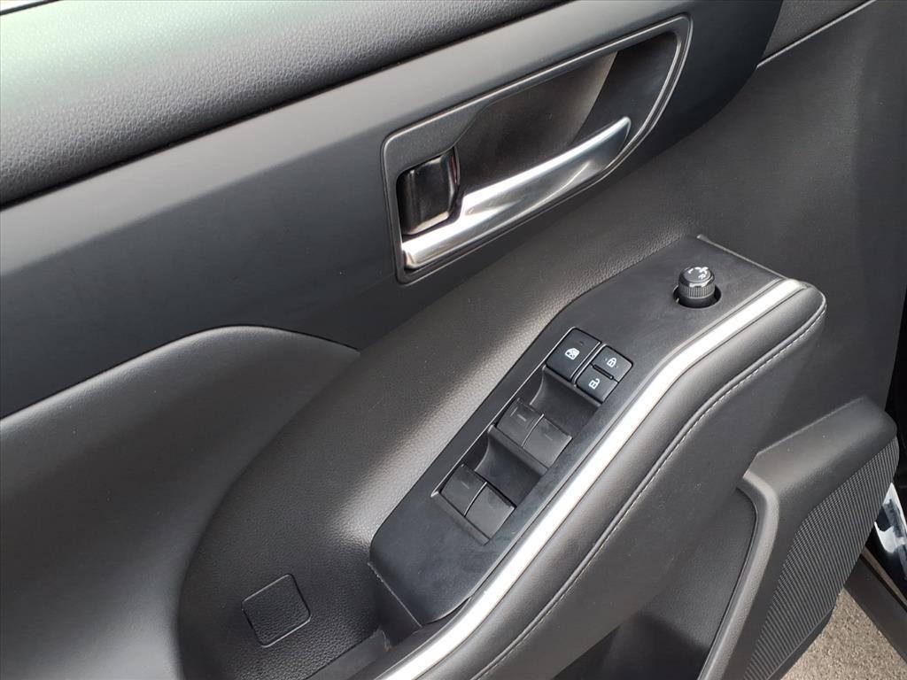 used 2022 Toyota Highlander car, priced at $29,200
