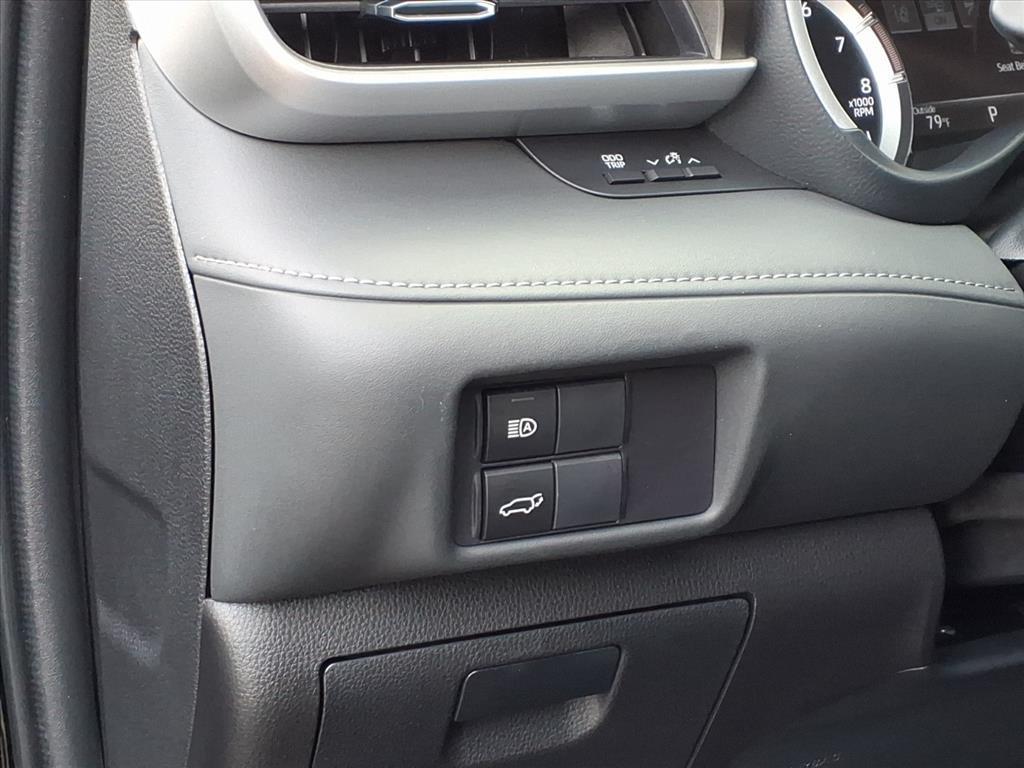 used 2022 Toyota Highlander car, priced at $29,200