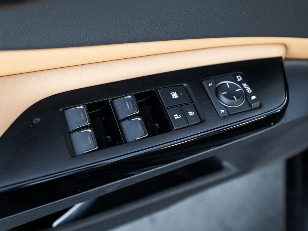 new 2025 Lexus ES 350 car, priced at $53,170