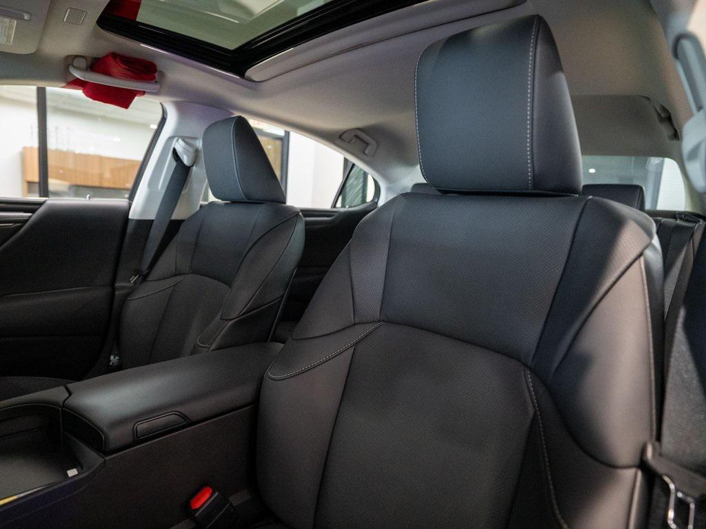 new 2025 Lexus ES 350 car, priced at $46,345