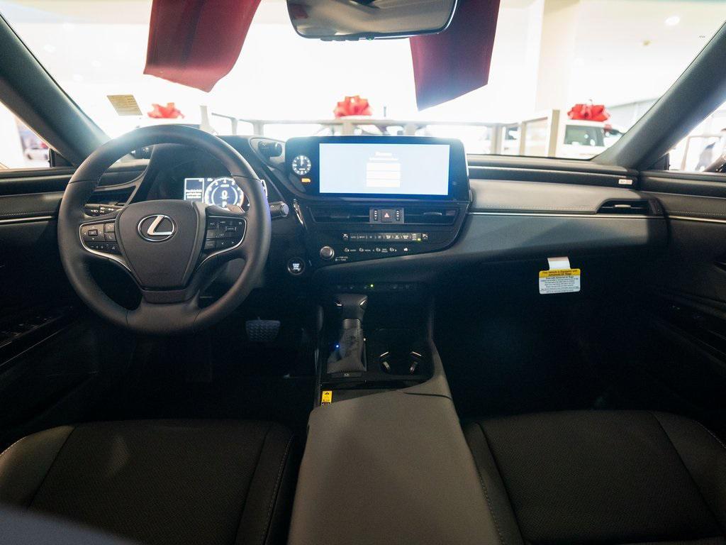 new 2025 Lexus ES 350 car, priced at $46,345