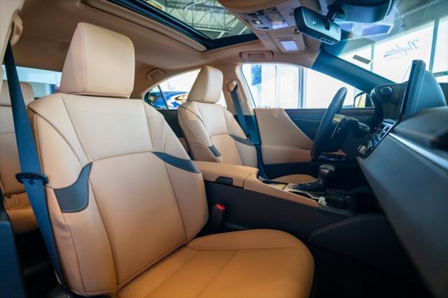 new 2025 Lexus ES 300h car, priced at $49,955