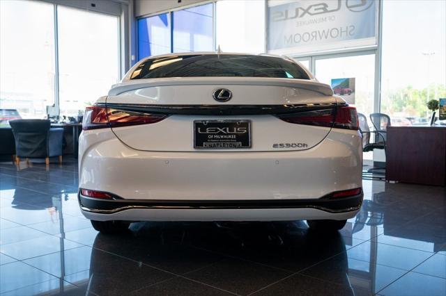 new 2025 Lexus ES 300h car, priced at $49,955