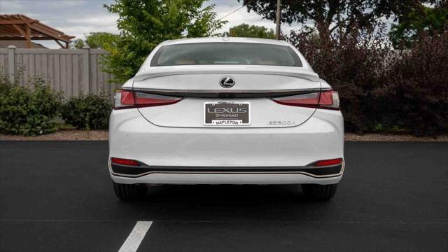 new 2025 Lexus ES 300h car, priced at $49,660