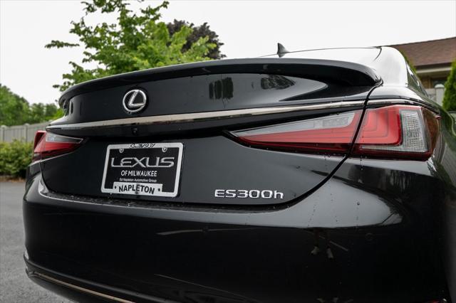 new 2025 Lexus ES 300h car, priced at $49,150