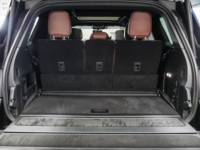 new 2025 Lincoln Navigator car, priced at $99,945