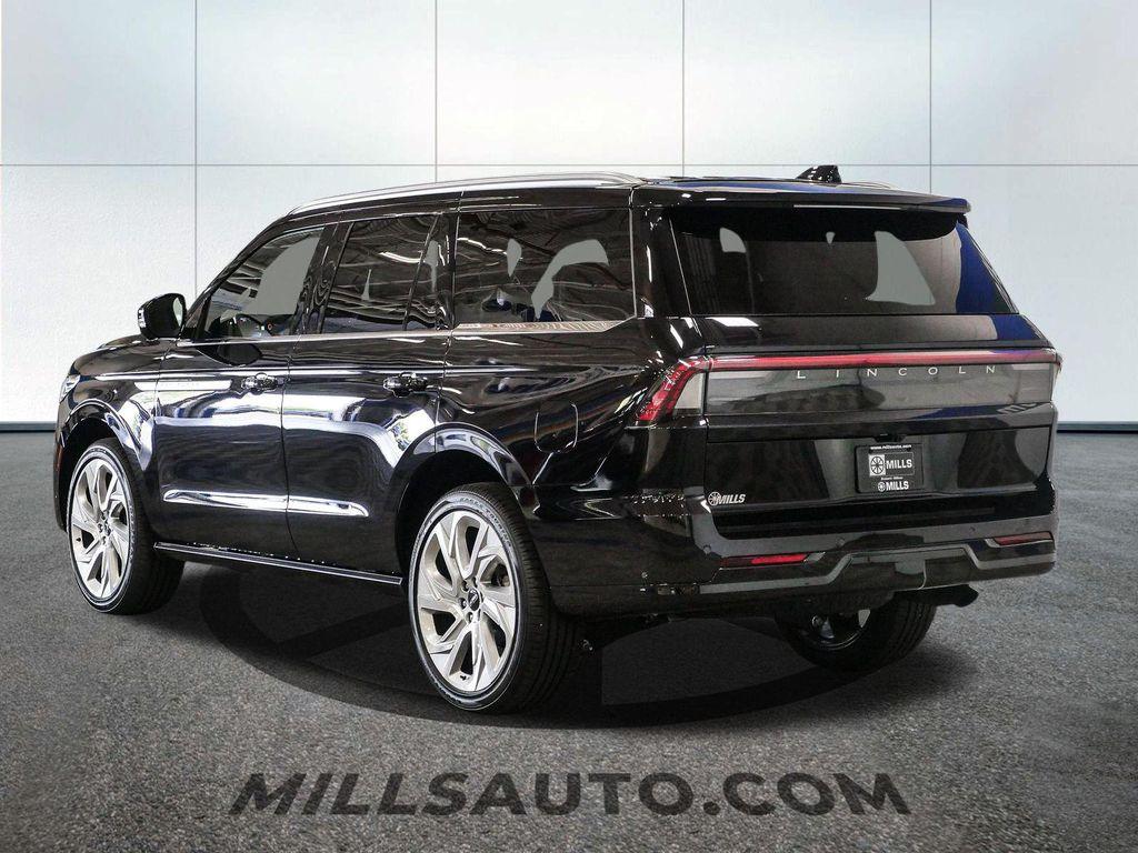 new 2025 Lincoln Navigator car, priced at $99,945