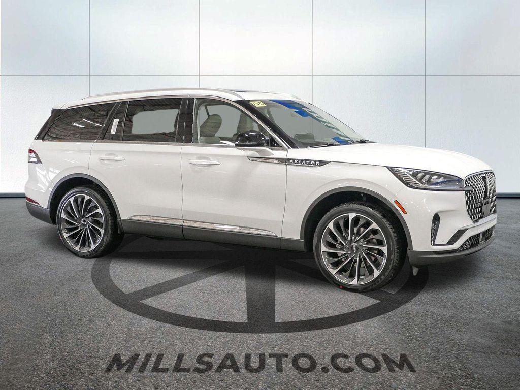new 2025 Lincoln Aviator car, priced at $69,775