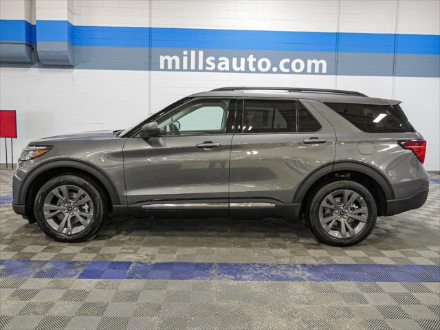 new 2025 Ford Explorer car, priced at $48,300