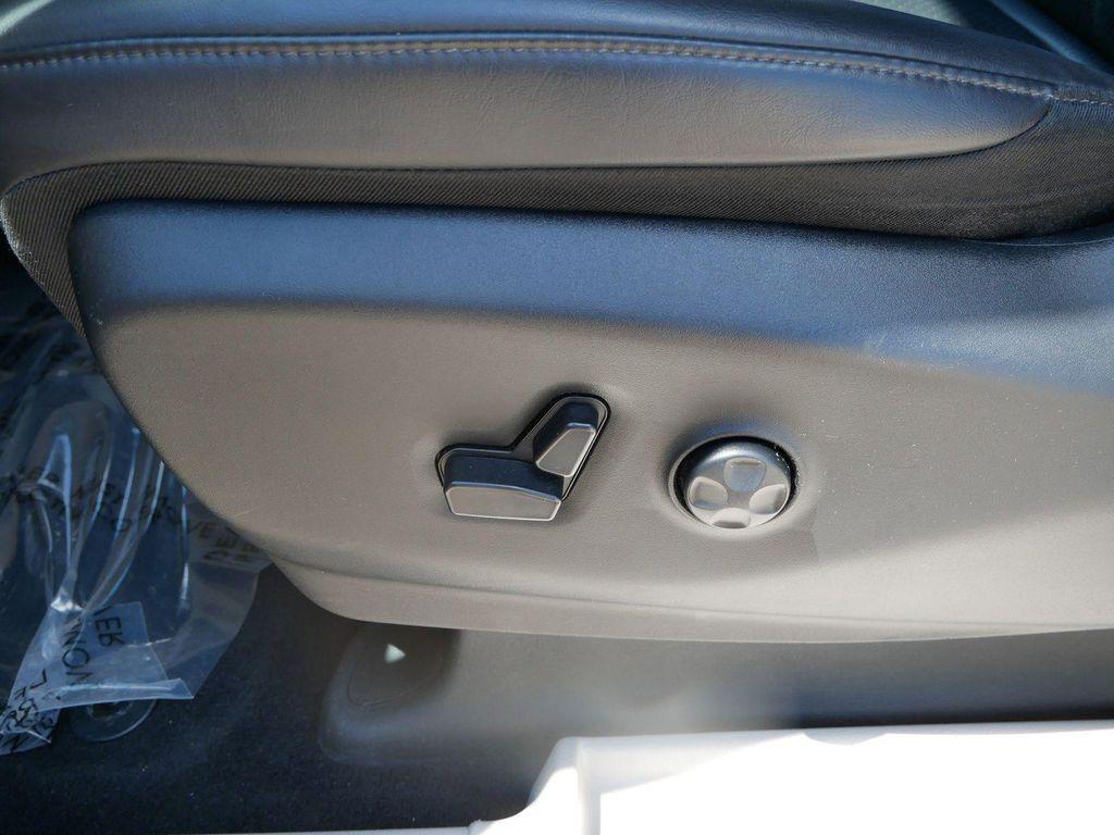 used 2023 Chrysler Pacifica Hybrid car, priced at $25,231