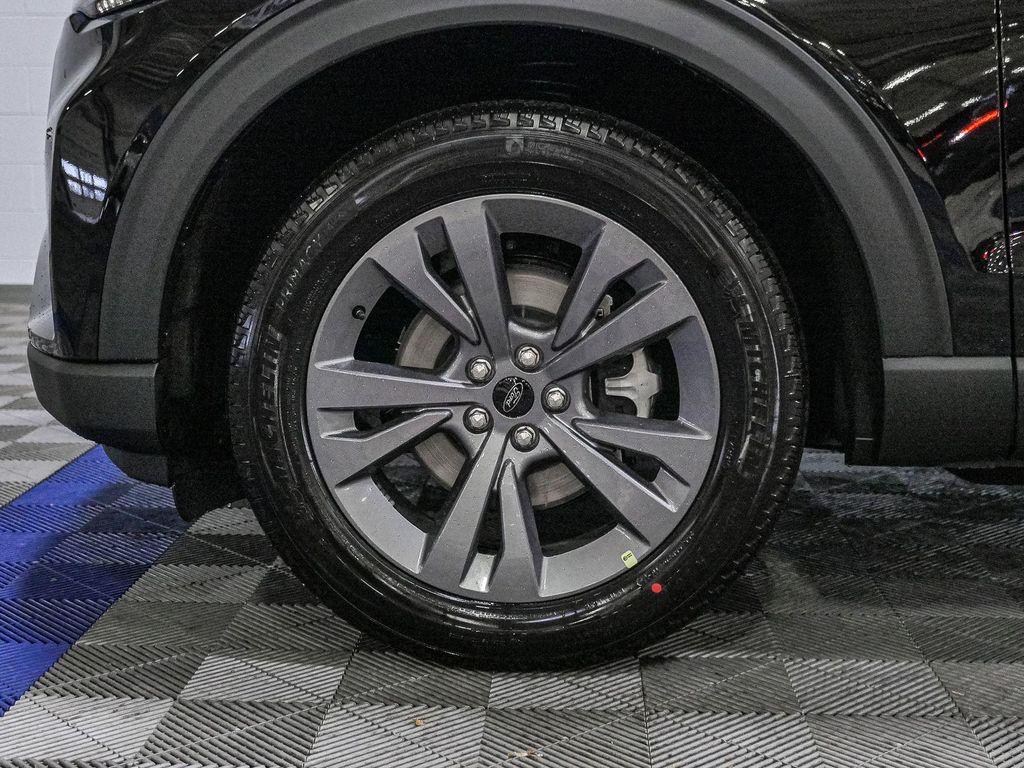 new 2025 Ford Explorer car, priced at $45,460