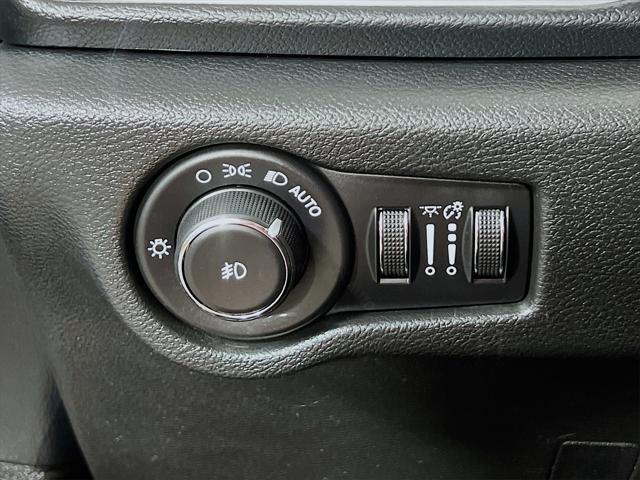 used 2018 Chrysler Pacifica car, priced at $11,495