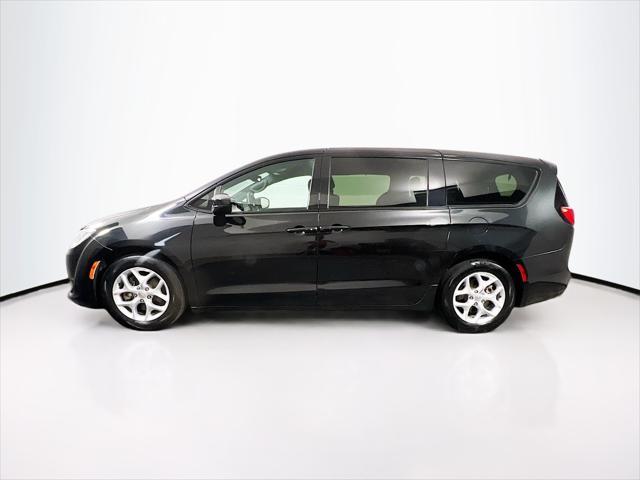 used 2018 Chrysler Pacifica car, priced at $11,495