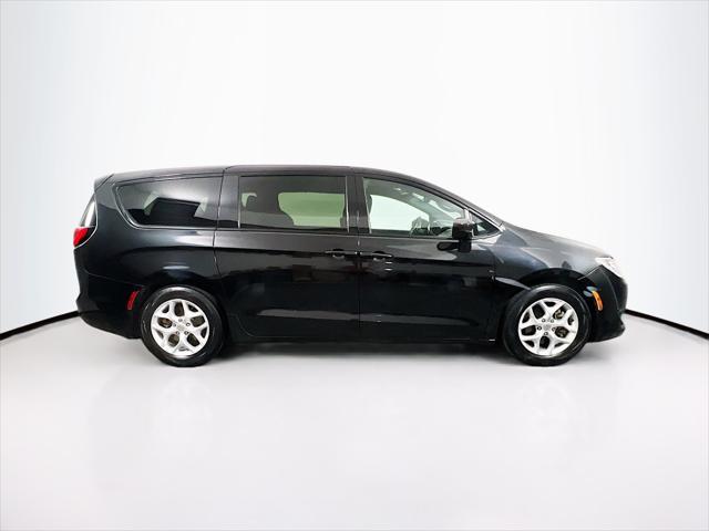 used 2018 Chrysler Pacifica car, priced at $11,495