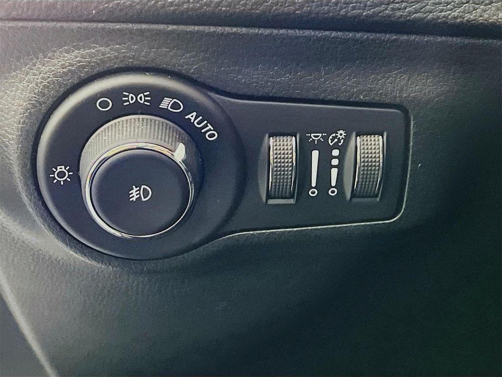used 2021 Jeep Compass car, priced at $18,901